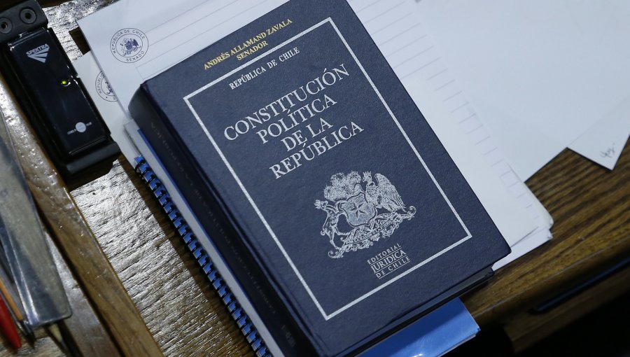 De "la última oportunidad" al "nadie queda 100% satisfecho": Parlamentarios de la región de Valparaíso abordan acuerdo constitucional