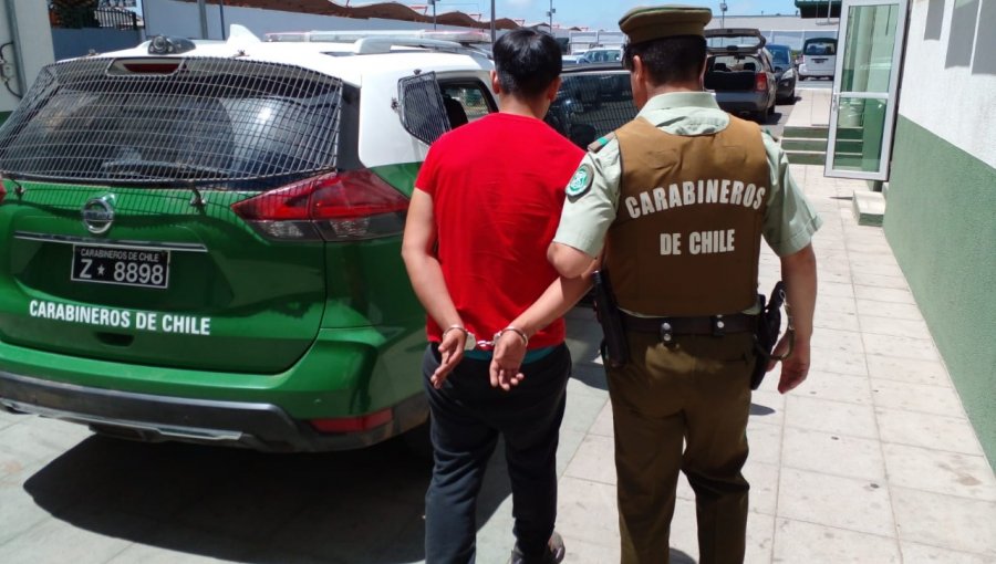 Tres detenidos y dos autos recuperados dejan procedimientos en Quintero y Viña del Mar