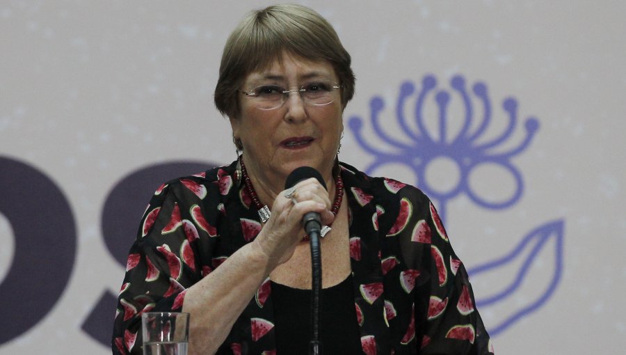 Expresidenta Bachelet "evaluará en su momento" participar en el nuevo proceso constituyente