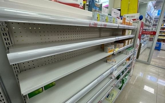 Las "compras de pánico" disparan el desabastecimiento en China tras el fin de las restricciones por el Covid