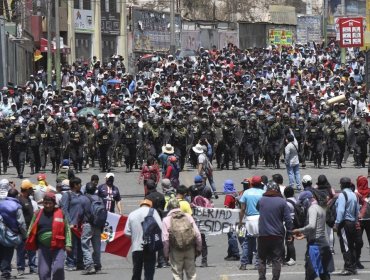 Cancillería de Chile informó que consulados en Lima y Tacna se mantienen "en alerta" ante estado de emergencia en Perú