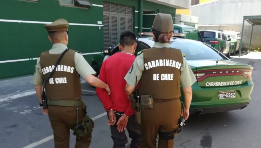 Hombre fue detenido tras ser sorprendido iniciando un incendio forestal en Penco: cuenta con antecedentes policiales