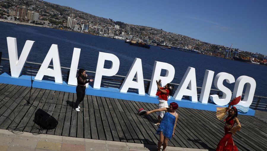 Positivas proyecciones para el verano en Valparaíso: estiman llegada de 280 mil argentinos y de 90 mil turistas en cruceros