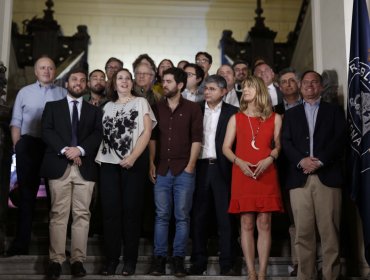 Pulso Ciudadano a Nueva Constitución: 42,1% en desacuerdo con que "expertos" sean designados por el Congreso y 65,1% a favor de plebiscito de salida