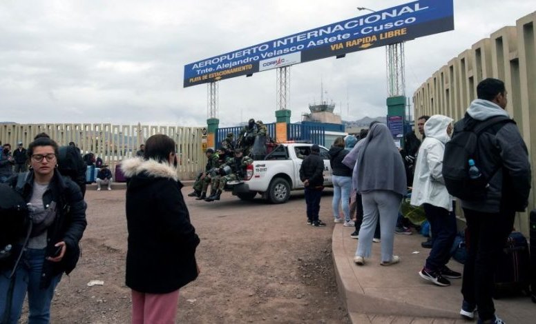 Gobierno anunció vuelo chárter de Cusco a Lima para chilenos varados por crisis en Perú