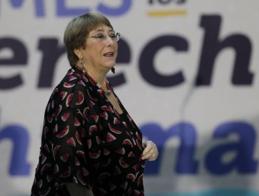 Expresidenta Bachelet afirma estar "dispuesta a contribuir" en el proceso constituyente, pero que "se necesita gente nueva"