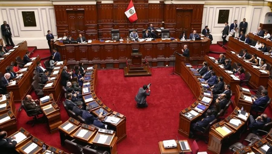 Congreso de Perú aprobó proyecto para adelantar las elecciones generales a abril de 2024