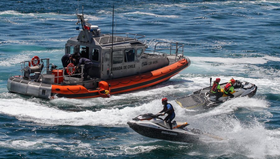 Armada dio inicio a la temporada de playas con ejercicio de rescate marítimo en Viña del Mar