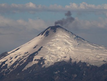 Reportan "sismo de largo periodo" en el volcán Villarrica: Sernageomin lo asocia a la dinámica de fluidos del macizo