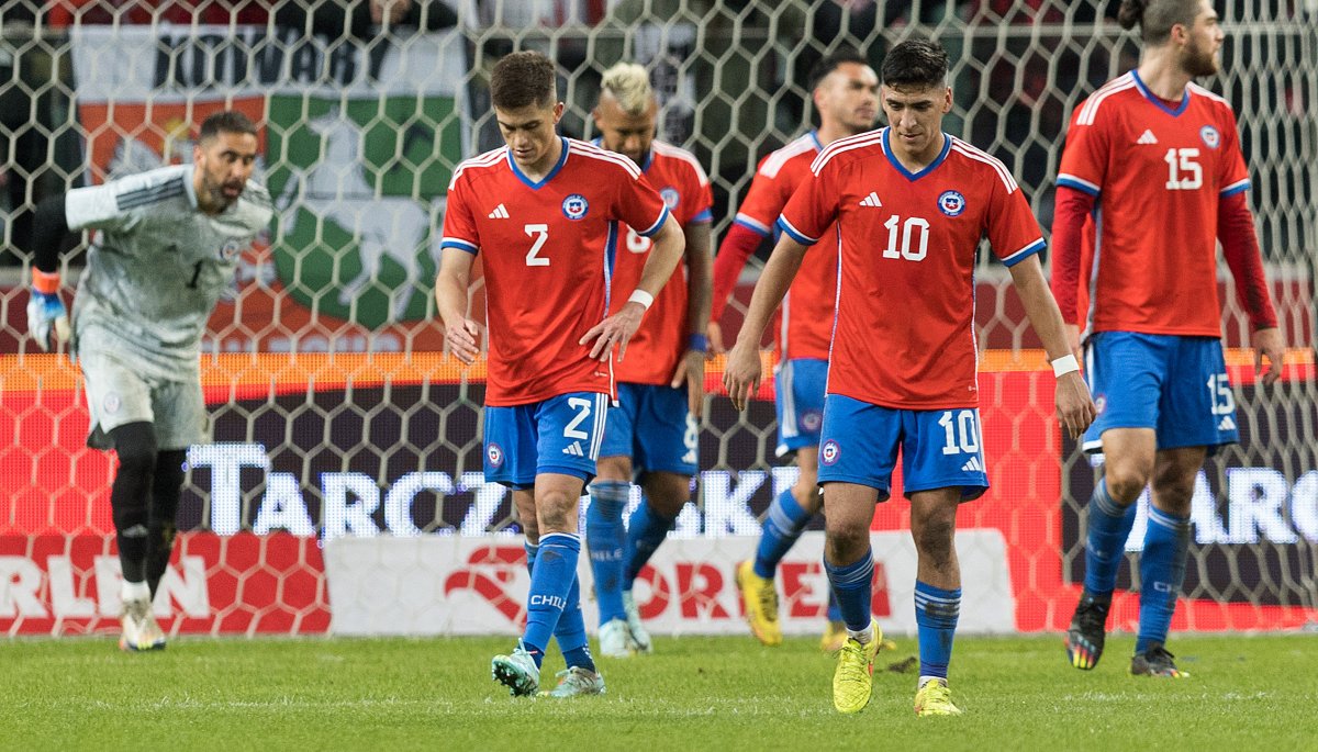 La Roja deja el Top 30 del ranking FIFA por primera vez en nueve años ...