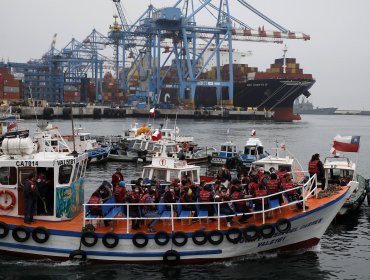 Los graves perjuicios económicos para comerciantes y lancheros de Valparaíso si se suspende el show pirotécnico de Año Nuevo