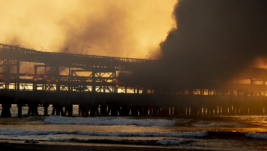 Fiscalía Marítima inició los peritajes para aclarar origen del incendio industrial en dependencias de Puerto Ventanas