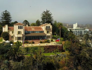 Gobierno habilita palacio presidencial de Cerro Castillo como albergue para niños y adolescentes damnificados por incendio