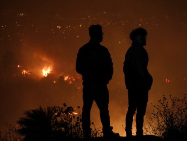 Dos personas fallecidas y más de 500 viviendas quemadas ha dejado el megaincendio en la parte alta de Viña del Mar