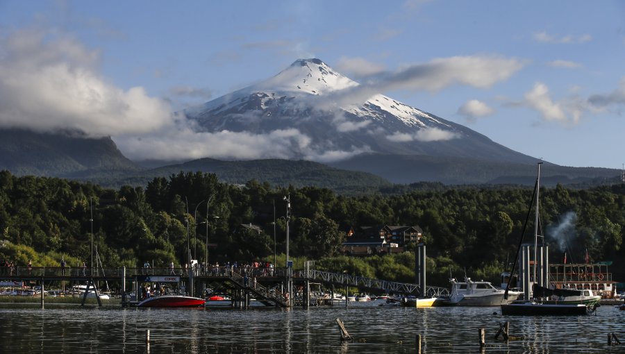 Volcán Villarrica puso en alerta a las autoridades por aumento en su actividad