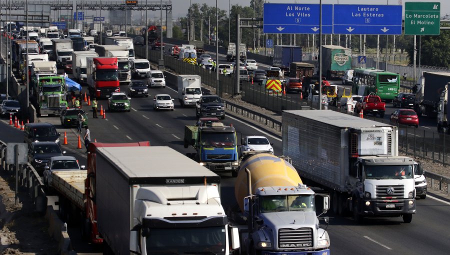 Gremios del Transporte en alerta por alza en los peajes desde enero