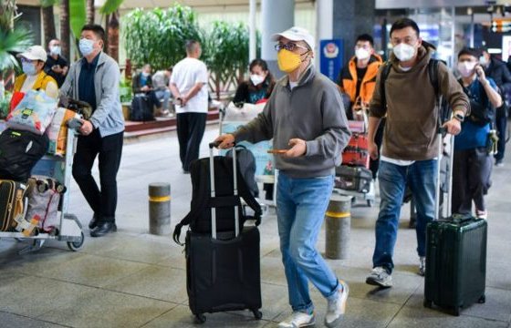 China anuncia que pondrá fin a la cuarentena por covid para llegadas de viajeros extranjeros
