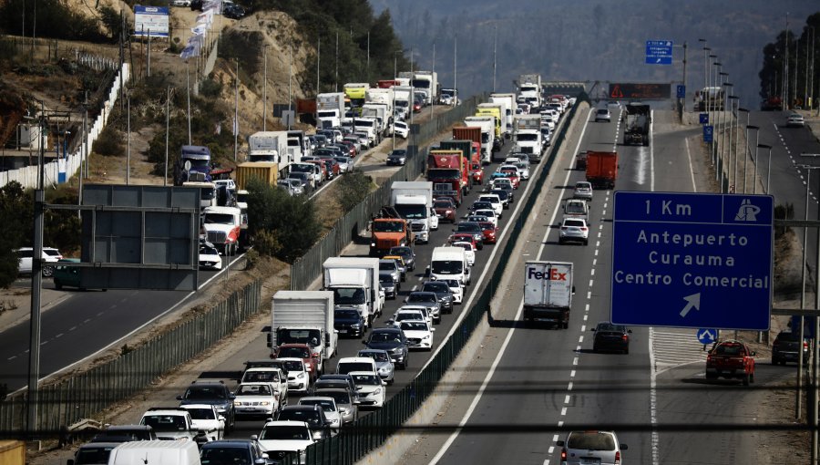 Proyectan salida de 450 mil vehículos desde la región Metropolitana este fin de semana: según el MOP, la mayoría viajará a Valparaíso y Viña