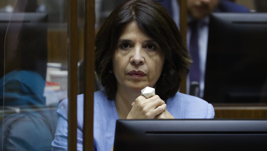 Ministra de Justicia ante críticas por tuits de Erika Maira: "No anticipemos opiniones antes que podamos tener una selección"