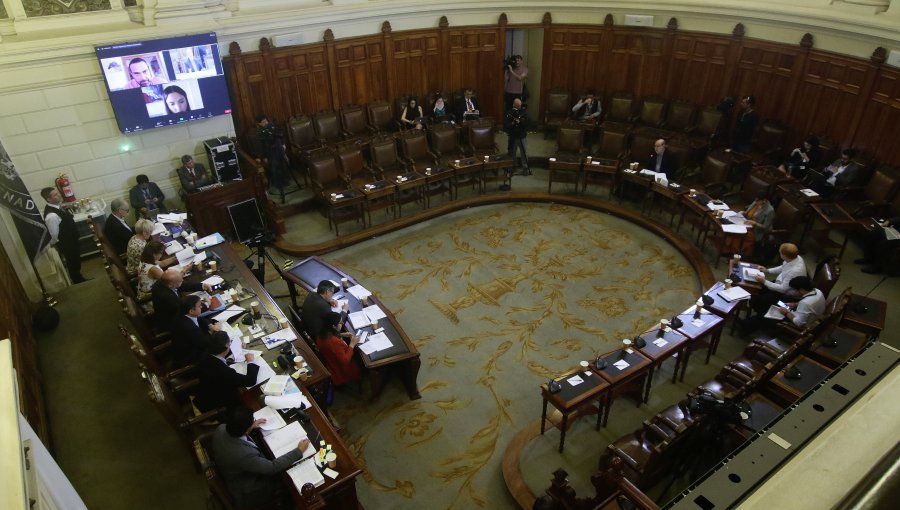 Comisión de Constitución del Senado aprueba adelantar elecciones de consejeros para el 7 de mayo y fija el Plebiscito para el 17 de diciembre