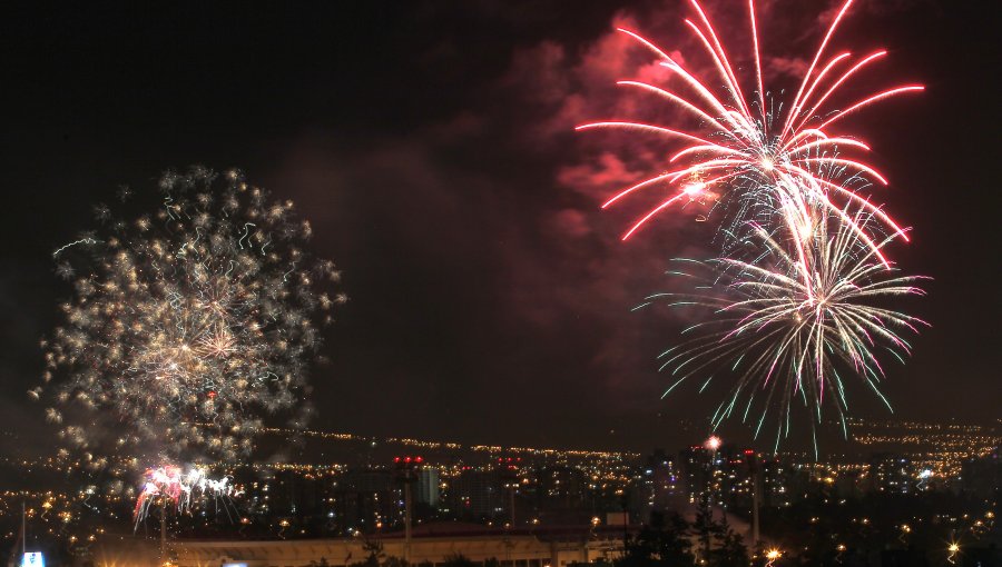 Confirman que sólo hay una solicitud para realizar un show de fuegos artificiales de Año Nuevo en la región Metropolitana
