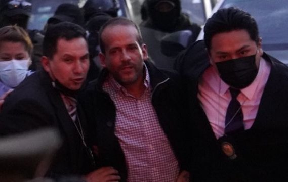 Tensión en Bolivia tras la detención del gobernador de Santa Cruz por "presunta participación en un golpe de Estado" en 2019