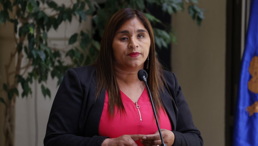 Senadora Campillai llama a "no bajar los brazos" tras indultos anunciados por Boric: "Todavía faltan presos del estallido"