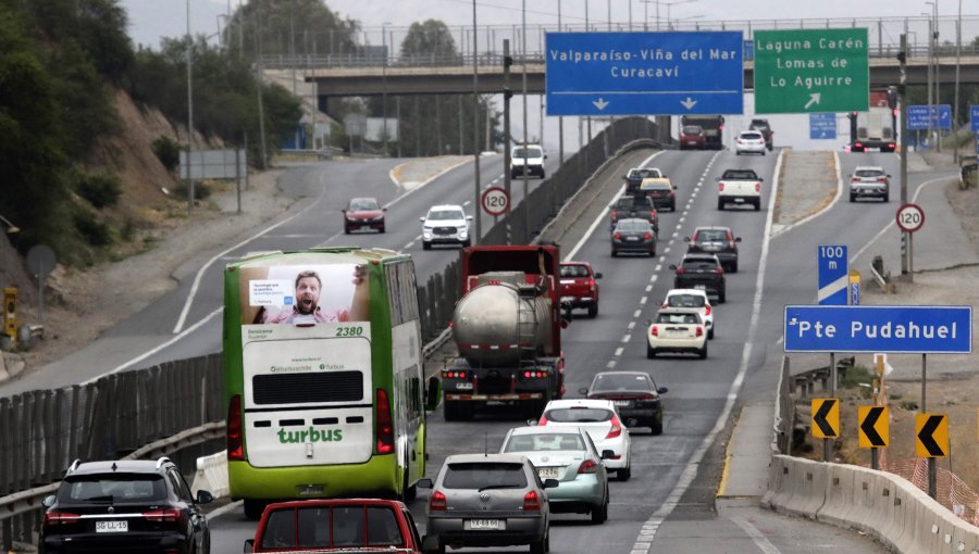 Año Nuevo: Más de 180 mil vehículos han salido de la región Metropolitana