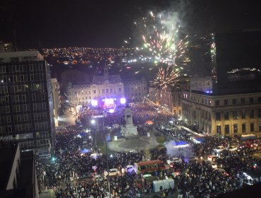 "Lo que no hicieron las autoridades, lo hicieron las personas": Las postales de los fuegos artificiales ilegales en la noche porteña