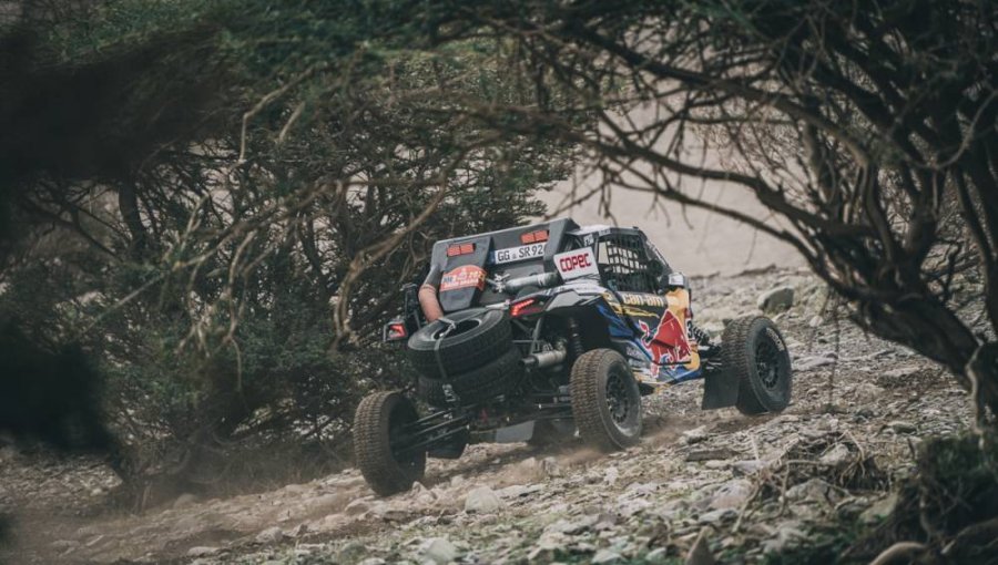 "Chaleco" López sigue a paso firme y mantuvo el liderato en el Rally Dakar