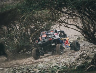 "Chaleco" López sigue a paso firme y mantuvo el liderato en el Rally Dakar