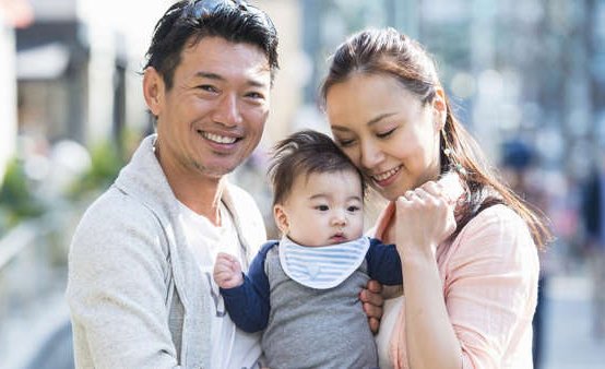 Gobierno de Japón le dará un millón de yenes por hijo a cada familia que se mude de la populosa Tokio
