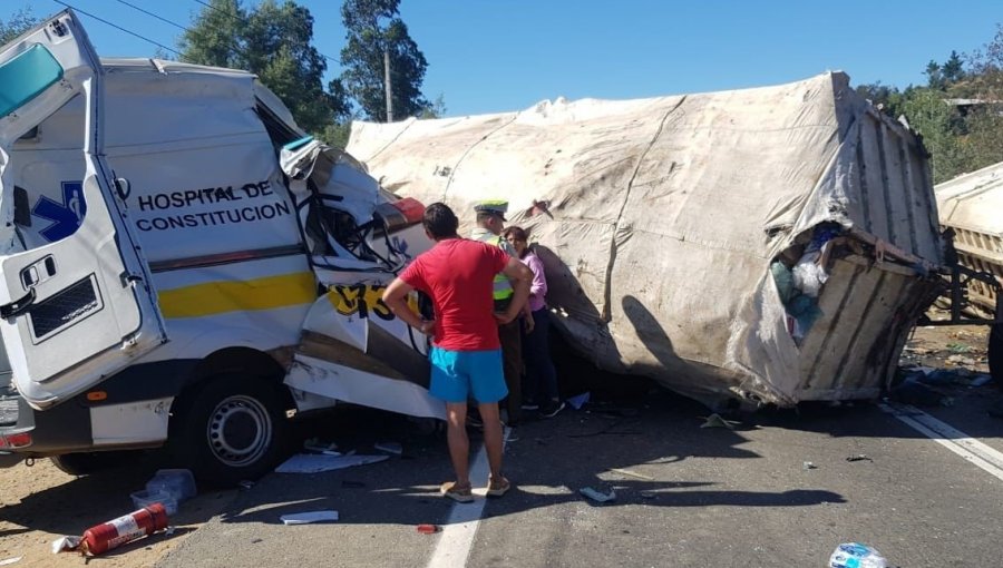Grave accidente en ruta que une San Javier y Constitución: colisión múltiple entre camión, una ambulancia y tres vehículos menores