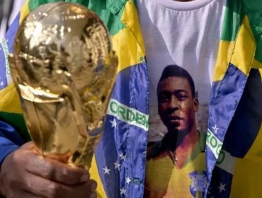 Las emotivas imágenes de la multitudinaria despedida de Pelé en la ciudad que lo vio triunfar