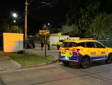 Familia sufrió violento asalto en su domicilio en Providencia: delincuentes huyeron disparando a guardias municipales