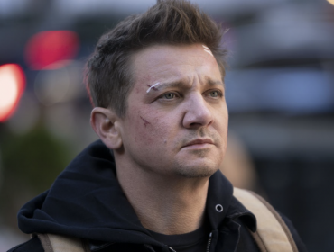 Desde el hospital, Jeremy Renner reaparece en redes sociales luego de complejo accidente