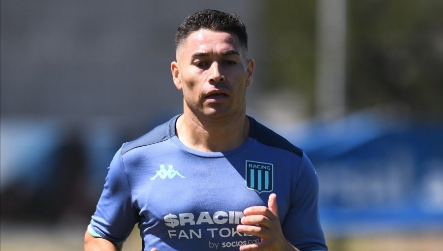 Óscar Opazo suma sus primeros minutos en Racing en amistoso de pretemporada ante Bolívar