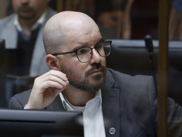 Ministro de Desarrollo Social por acusación constitucional en su contra: "Nunca me comuniqué con la exseremi sobre ninguna votación"