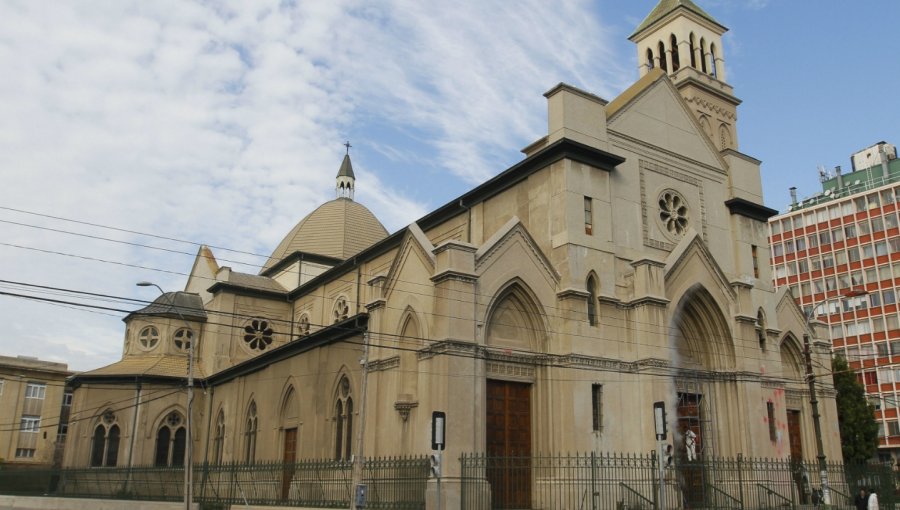 Iglesia de Valparaíso ofrece misa para brindarle el último adiós al Papa Emérito Benedicto XVI
