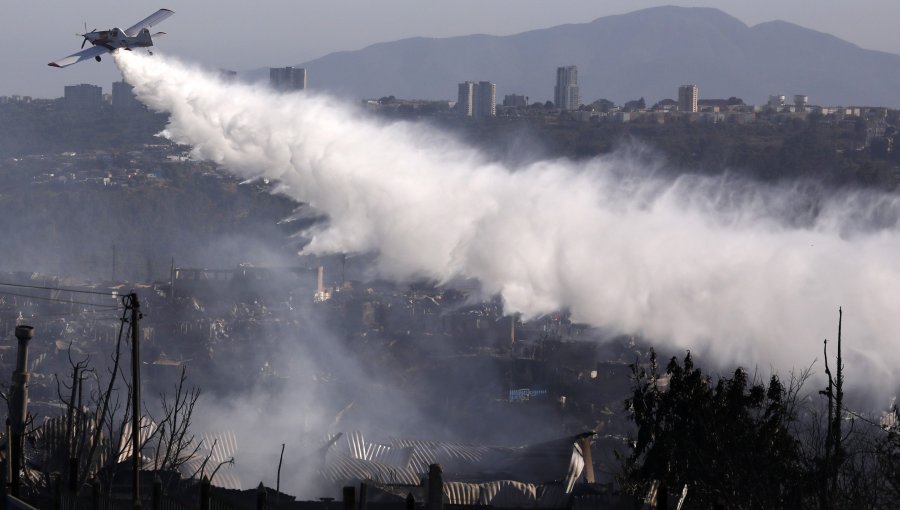 12 incendios forestales se mantienen en combate: los de mayor relevancia se registran en Los Ríos, La Araucanía y Metropolitana