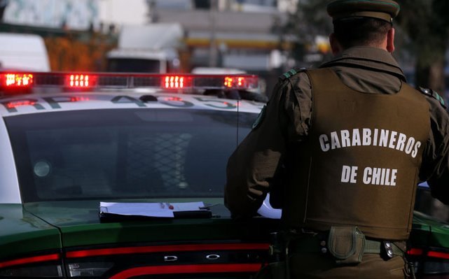 Detienen a dos ciudadanos chinos por intentar sobornar a carabineros durante procedimientos en Santiago