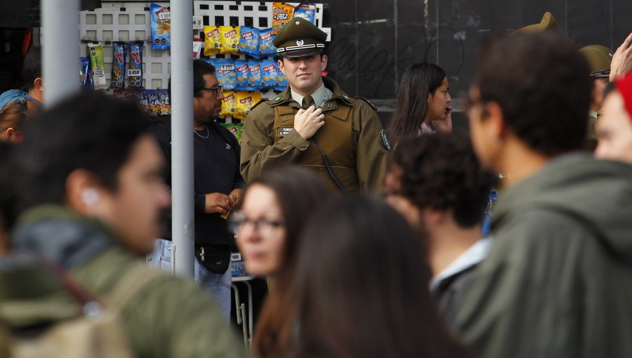 Mujer intentó quitarse la vida en una pasarela de San Bernardo, pero fue socorrida por carabineros