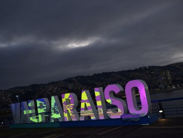 Sharp propone elaborar junto al comercio y el turismo un show "innovador" y de "nivel mundial" para el Año Nuevo 2024 en Valparaíso