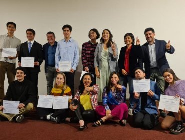Reconocen trayectoria educativa de ocho alumnos destacados de la PAES en la región de Valparaíso