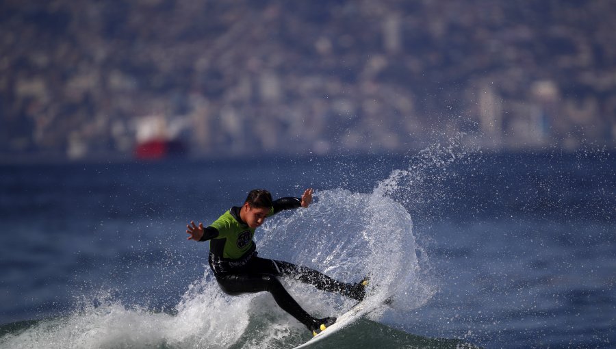 Así vive Reñaca el Maui and Sons Viña del Mar Open: La competencia de Surf se realiza en el famoso "quinto sector"