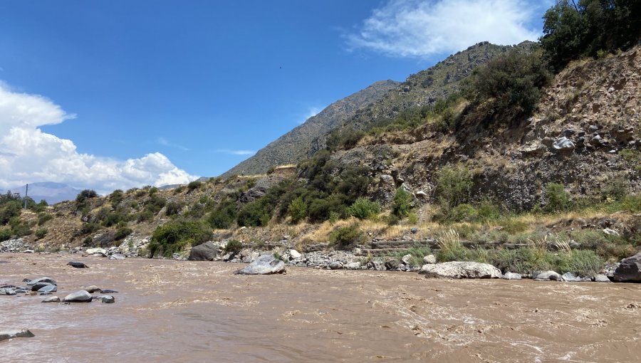 Aguas Andinas se declara en Alerta Temprana Preventiva por altas turbiedades en caudales del río Maipo y Mapocho