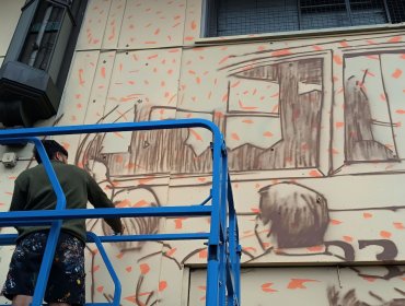 «Proyecto Arcoíris»:  Plaza Aníbal Pinto de Valparaíso contará con nueva cara gracias al pintado de un gran mural en icónico edificio