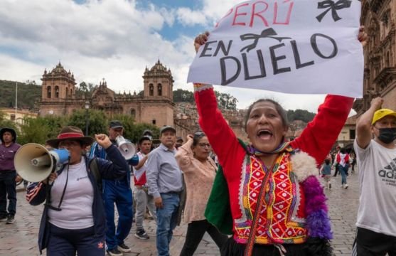 Fiscalía de Perú abre investigación preliminar contra la presidenta Boluarte por "genocidio" tras muertes en protestas