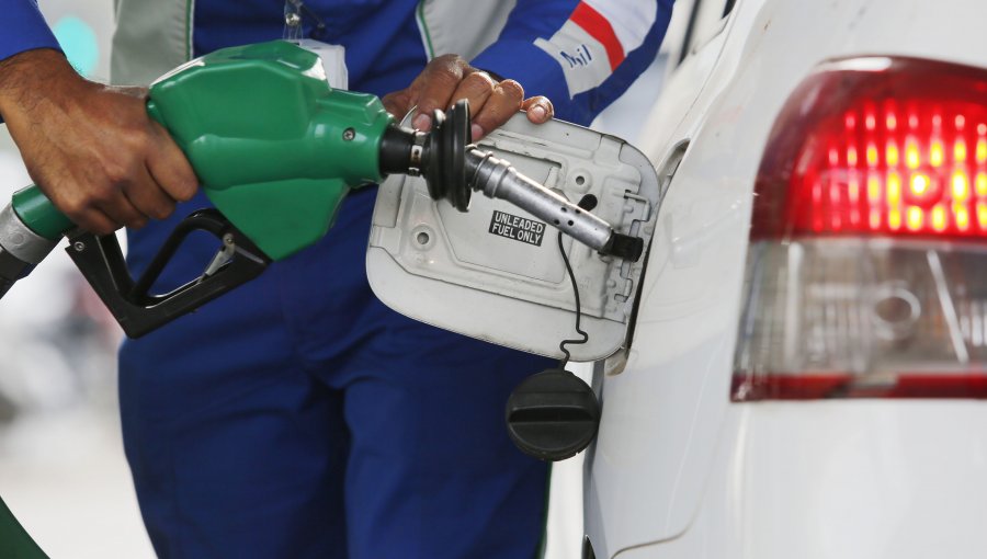 Precios de todos los combustibles bajarán por séptima semana consecutiva a partir de este jueves 12