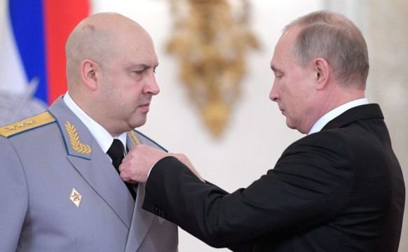Putin destituye al comandante de las fuerzas rusas en Ucrania tres meses después de su nombramiento